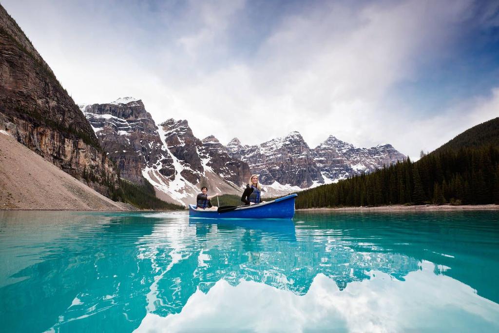 Moraine Lake Wildwater Rafting Bij Lake Louise kunnen Marije en ik nog gaan raften. Dit duurt 3 uur en kan s ochtends om 9.