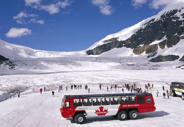 Het is een ruig en ontoegankelijk gebied, maar daar hebben de Canadezen iets op gevonden: de Ice Explorer. Dit voertuig kan over sneeuw en ijs rijden.