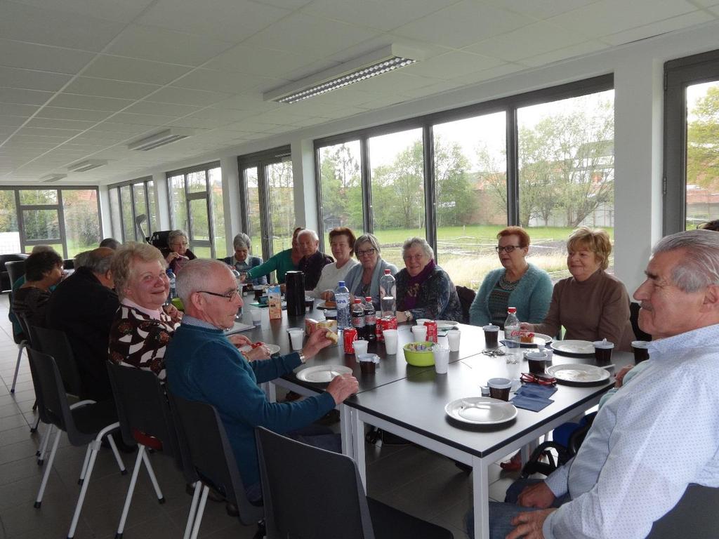 4.2. Bewonersvergaderingen In 2015 vond er een jaarlijkse bewonersvergadering plaats in de appartementsgebouwen met een collectieve zaal: - De Roos Hasselt : 22 juni 2015 - De Notelaar Hasselt : 23