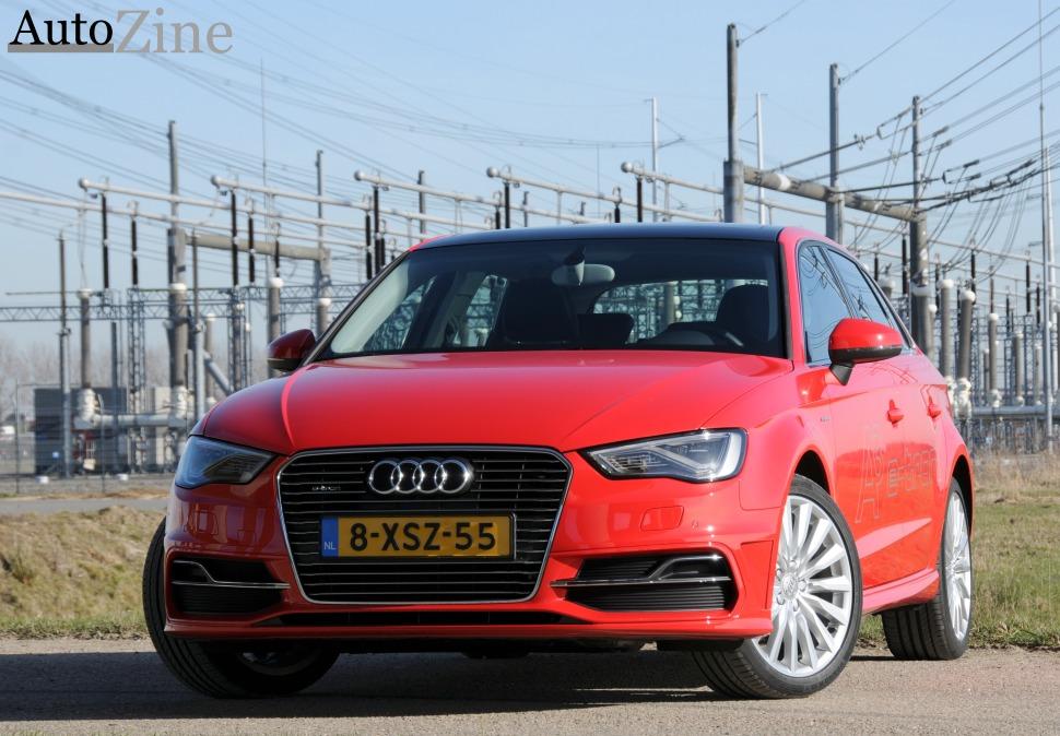 Samenvatting Voorsprong door techniek? Met de e-tron laat Audi zien juist achter te lopen.
