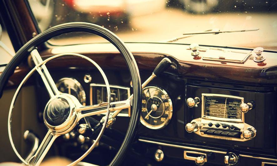 Auto ouder dan 15 jaar Het is toch prachtig om in een oldtimer te rijden, een klassieke wagen met karakter aan de binnenkant