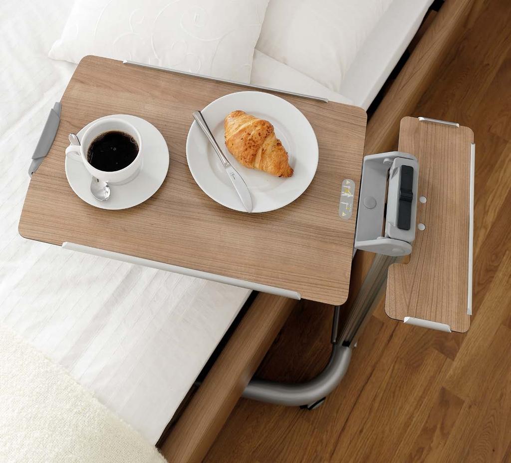 stylo s4 De vergrote bedtafel verhoogt het comfort ook voor patiënten die hun bed niet kunnen verlaten.