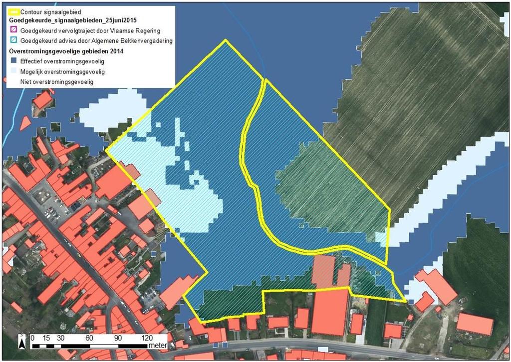 Figuur: watertoetskaart van het signaalgebied op recente orthofoto (medio 2015) met aanduiding van de overstromingsgevoelige gebieden (lichtblauw = mogelijk overstromingsgevoelig; donkerblauw =