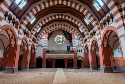 De Clemenskerk heeft in dat proces zelfs een monumentale status gekregen. BOEi heeft de kerk uiteindelijk gekocht en heeft de restauratiewerkzaamheden uitgevoerd met een bedrag van 4.