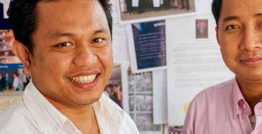 Athit Kong uit Cambodja: Ziekteverlof aanvragen kan nu, vroeger betekende dat je ontslag Het eerste jaar in de fabriek heb ik 365 dagen gewerkt, van 7.00 uur in de ochtend tot 22.00 uur s avonds.