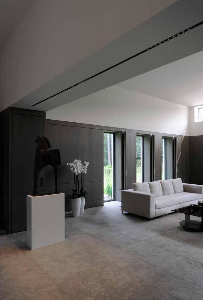 Nuit profile Nuit profile Project Private house Architect Simoni Location Belgium Photographer Serge Brison Nuit can be ordered as a made-to-measure profile system for surface or recessed mounting.
