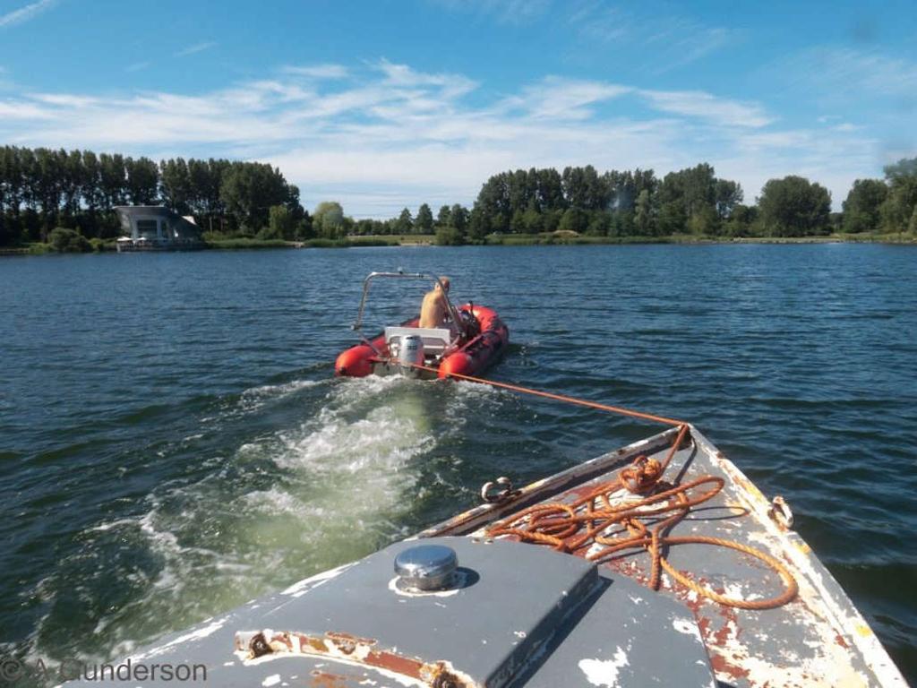 Een eerdere mogelijkheid om een wrak op de bodem te zetten had hij al aan zich voorbij laten gaan dat is de reden dat de Stormvogel nu in de Toolenburgplas ligt.