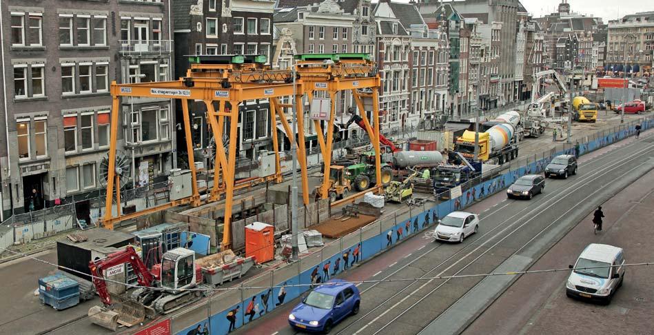 Naast bebouwing in de hoogte, is er ook veel ondergrondse bebouwing binnen de regio. Bijvoorbeeld ondergrondse parkeergarages.