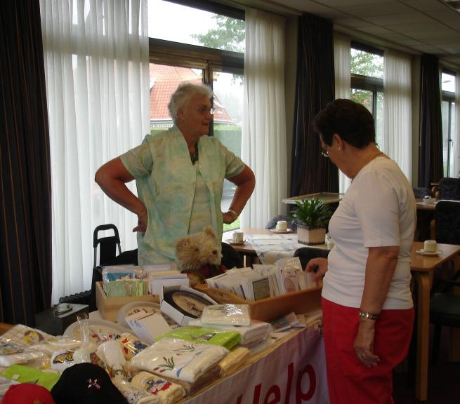 de voorjaarsmarkt in zorgcentrum Ter Weel in Yerseke (16 mei 2008) c. de voorjaarsmarkt in de Cornelia in Zierikzee (18 juni 2008) d. de bazar op de Ring in Burgh Haamstede (12 juli 2008) e.