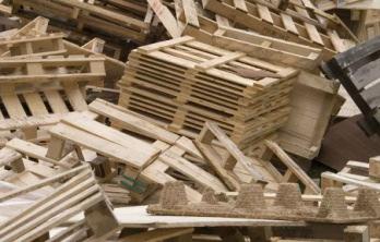 Donderdag en vrijdag: Het Bouwdorp Zo begon het weer De dames krijgen wat hulp Dit is al een echt huisje Na gedane arbeid is Ja en toen was het 1400 uur en moesten alle kinderen naar huis, nog