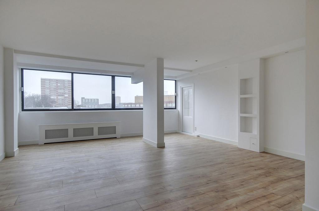 Eindelijk weer een ruim 3 kamer appartement, geheel gerenoveerd en v.v. luxe, gelegen op de vijfde etage van een appartementencomplex met vrij uitzicht en ruim balkon! De woning is gunstig gelegen.