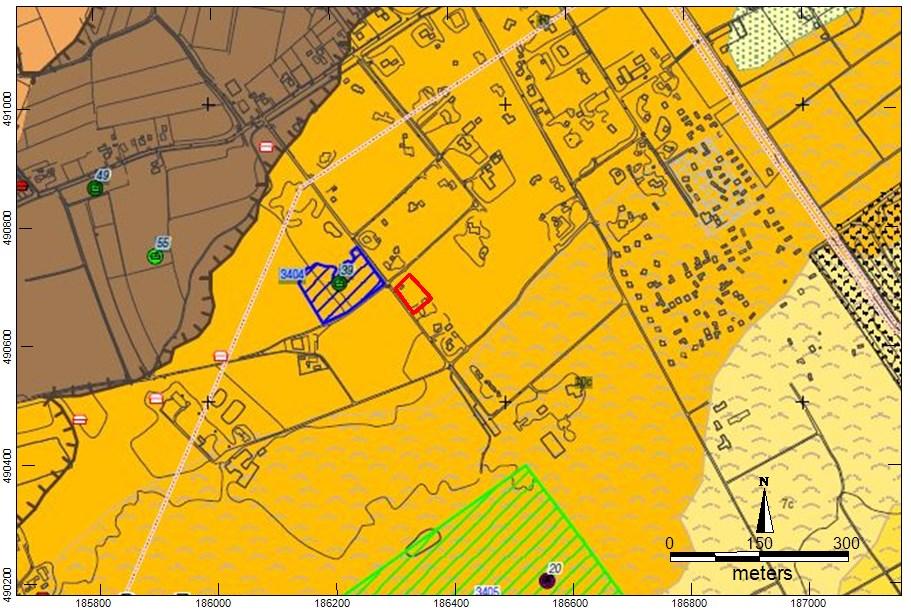 Afbeelding 6. Ligging van het plangebied (rode rechthoek) op een uitsnede uit de archeologische waarden en verwachtingenkaart met geomorfologische informatie van de Gemeente Elburg.