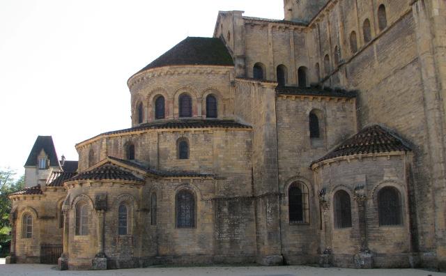 De kerk werd ruim 200 jaar geleden onder de sloophamer van de Franse revolutionairen verpulverd.