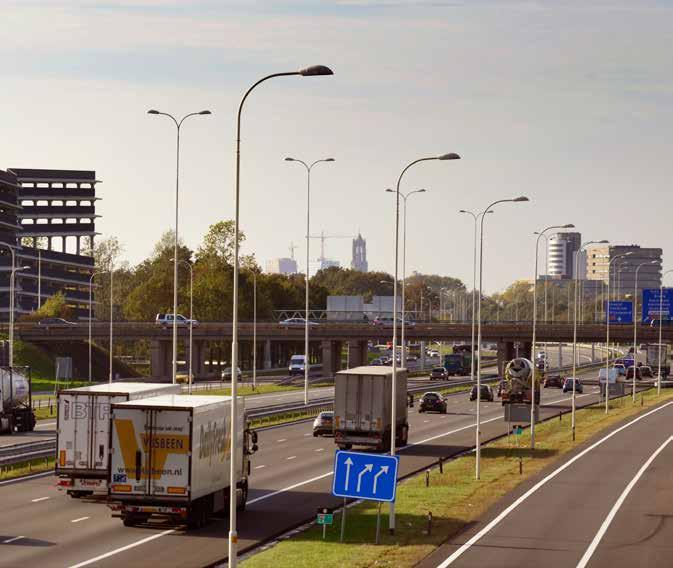 Vanaf de A28 ontpopt het zicht op de domtoren van