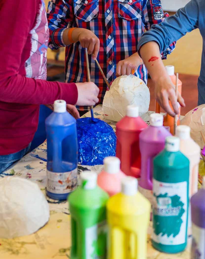 PERSONEELSBELEID Linn (7 jaar): Ik zou kinderen dingen aan de meesters en juffen laten leren. Ik kan goed salto s maken en duiken in het zwembad. En in het zwembad plonsen.