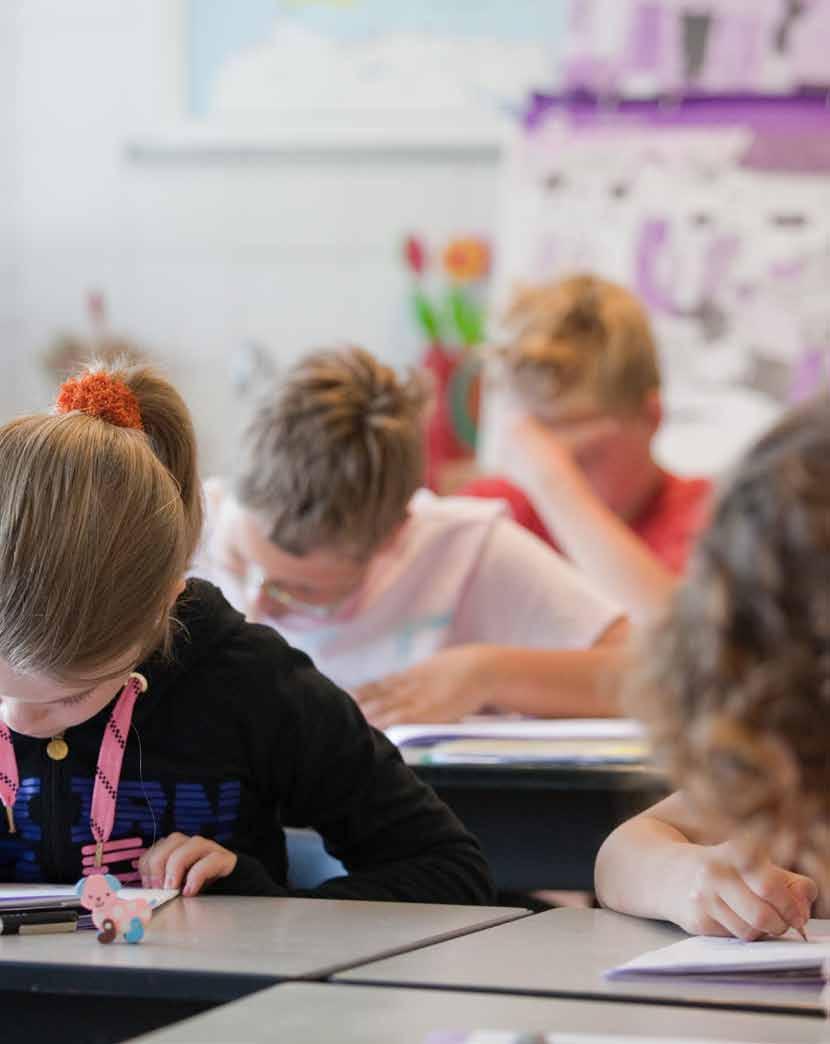 PASSEND ONDERWIJS Noor (11 jaar): Ik zou kinderen die niet goed kunnen leren meer les geven. En kinderen die het snappen voor zichzelf laten werken. Kursat (12 jaar): Ik zou de klassen kleiner maken.