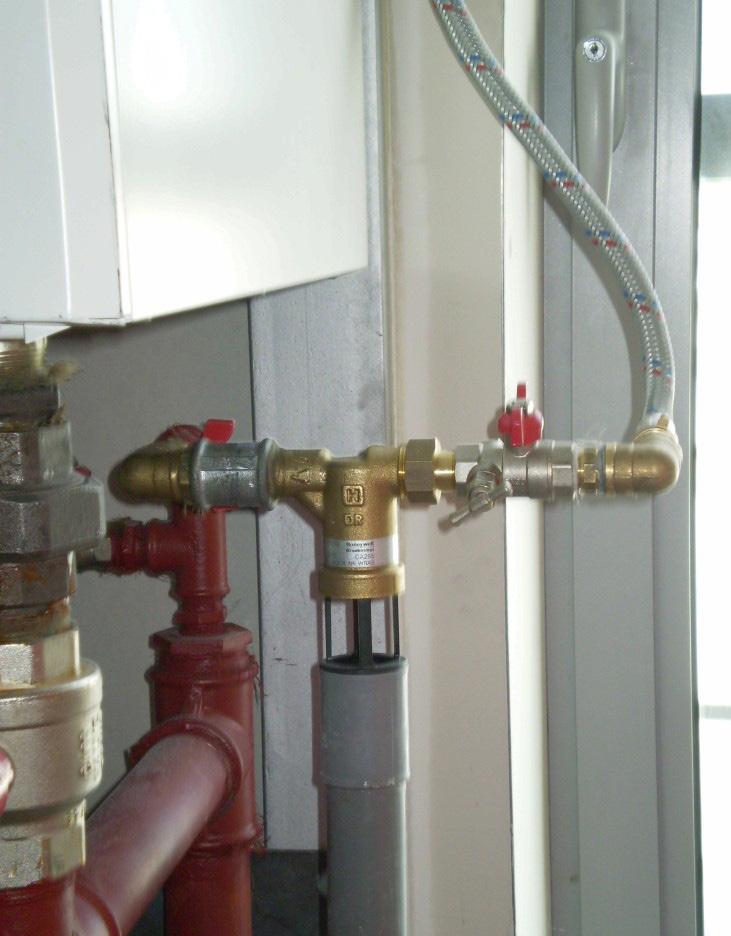Naast een boiler, die warm water opslaat, kun je ook met een doorstromer in je warm water voorzien. Dit deeltje gaat over de boiler. Waar vind je de boiler?
