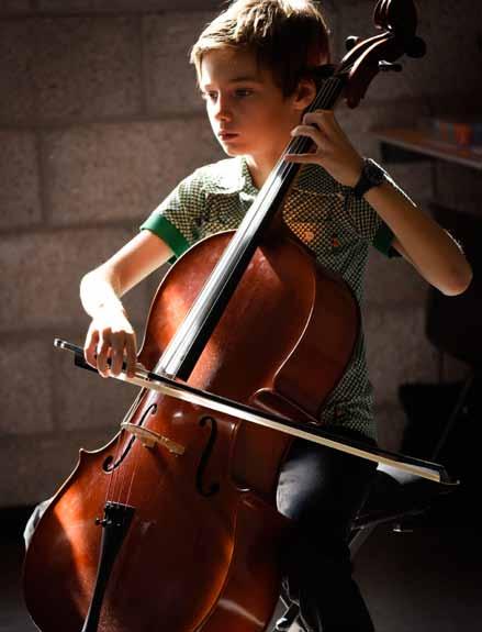 muziek 1. klassiek /instrumentaal/ 1. klassiek /vocaal/ MIDDELBARE graad 40 In de klassieke richting maak je in de lessen Instrument kennis met heel wat bekende, tijdloze werken.