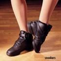 Jazz/streetdance/dansconditie Zwarte jazzschoenen of sneakers Modern Footundies, blote voeten of sokken.