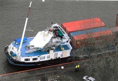 R 5 Aanvaring binnenvaart x brug In 2008-14 totaal 209 voorvallen meestal met beperkte schade echter Effect Kans vaartuig raakt zwaar beschadigd, dodelijk