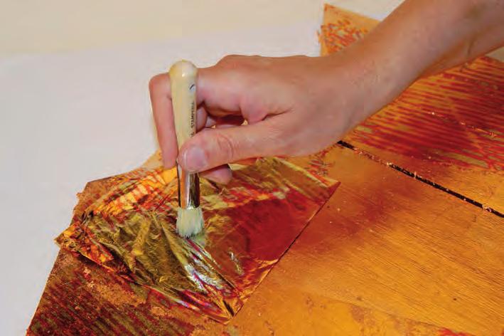 16 MARIA-DRIELUIK Benodigdheden: houten drieluik découpagepapier met afbeeldingen van heiligen van Pinturicchio acrylverf: hazelnoot,