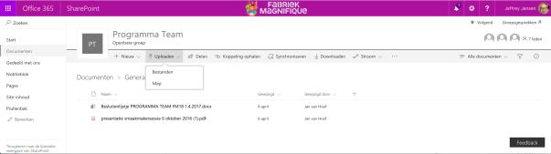 Een document of map uploaden Klik op de Uploaden knop