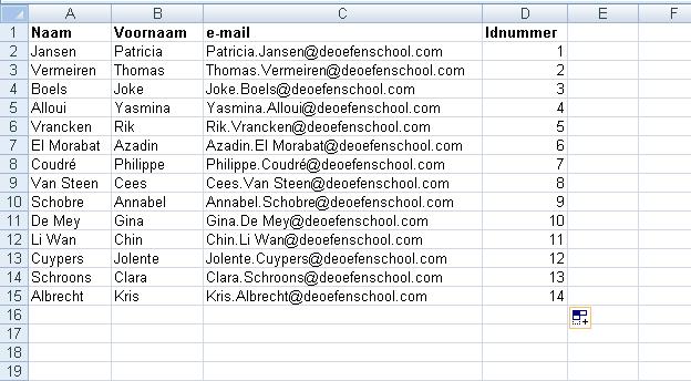 5.2.2 Excel-lijst van gebruikers toevoegen Je opteert ervoor om via Excel een lijst deelnemers toe te voegen LET OP! Gebruik in Excel enkel bovenstaand formaat!