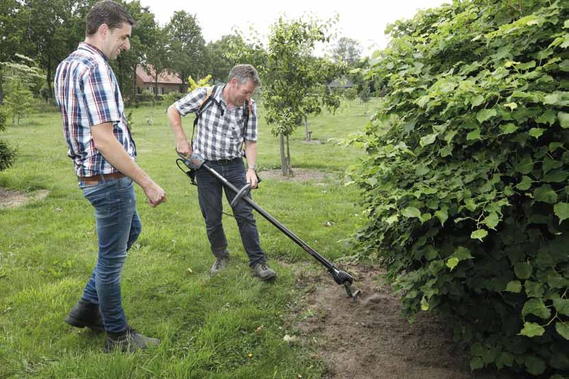 Electrische schoffel Pellenc De elektrische Pellenc Rasion-grasmaaier Men maakt kans op subsidie bij de aanschaf van deze elektrische werkvoertuigen en voor- en achteruit gaat ook met één knop.