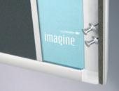 of transparante kleur of met niet verwisselbare houtdessin strook in één van de 3 verschillende houtkleuren Het IMAGINE-bulletinboard behoort tot de IMAGINE-productgroep.