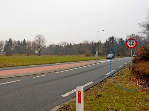 Aanbevelingen De Rovgmakelaar doet vier aanbevelingen: 1. Verbeter de zichtlijn voor overstekende fietsers (kijkrichting oost, vanaf Aalten); 2.