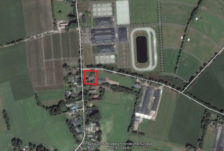 documentkenmerk: 1603/088/LM-03, versie 0 Figuur 2.1: luchtfoto onderzoekslocatie (bron Google Earth). De onderzoekslocatie is momenteel in gebruik als woonhuis met tuin.