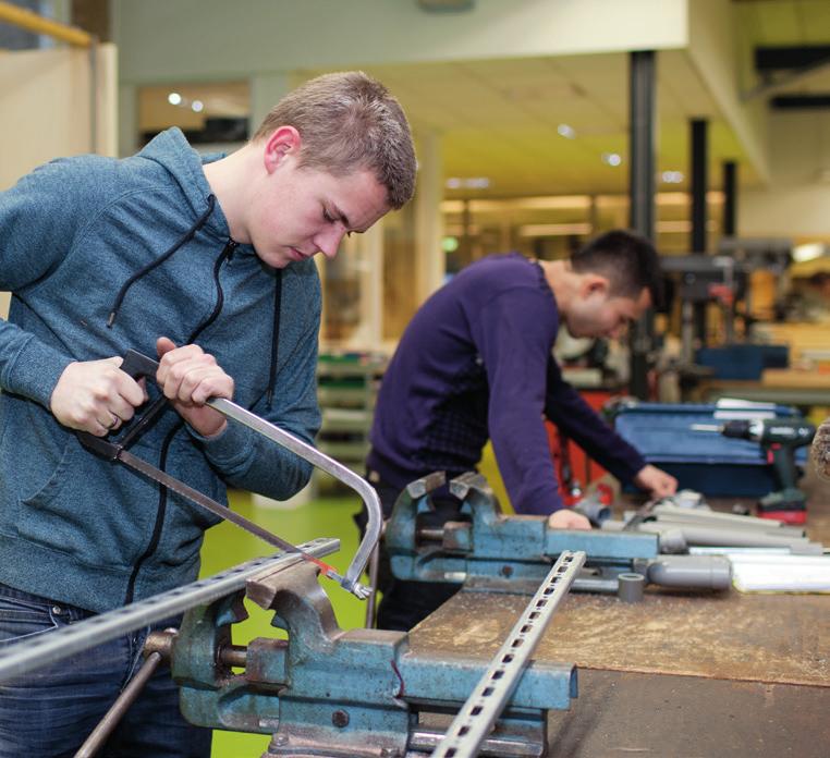 Kwetsbare jongeren een opleiding bieden, waardoor zij zich staande kunnen houden op de arbeidsmarkt, en het opleidingsniveau van de beroepsbevolking in Drenthe helpen te verhogen.