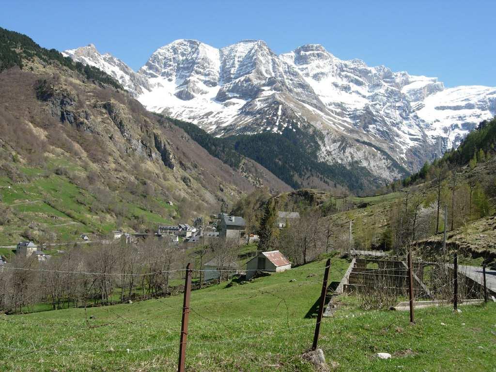 Wilt u ook voor het eerst of weer op bedevaart naar Lourdes? Zo ja, dan zal het een bijzondere ervaring zijn om mee te maken.