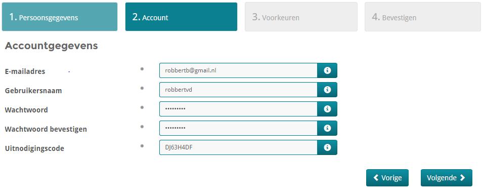 De betreffende velden worden rechts (en via i) steeds toegelicht. Velden met * zijn verplicht in te vullen. Als alles akkoord is gaat u via Volgende naar het scherm Account.