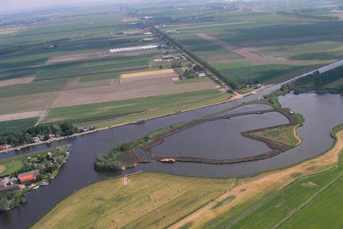 2 Bezwijkproef Leendert de Boerspolder 2.1 Locatie De Leendert de Boerspolder bevond zich in de uiterste noord-oosthoek van het Kagerplassengebied, aan de zuidzijde van de Haarlemmermeerpolder.