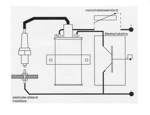 20 HOOFDSTUK 2. PRAKTICUMOPDRACHTEN Figuur 2.2: Het schema van de meetschakeling alsmede de belangrijkste eigenschappen van de darlington transistor.