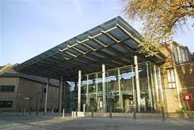STAP 2 Provinciale Bibliotheek Limburg (PBL) Vrij toegankelijk Openbare Bibliotheek dus respect voor andere bezoekers Veel studieplekken (>200)