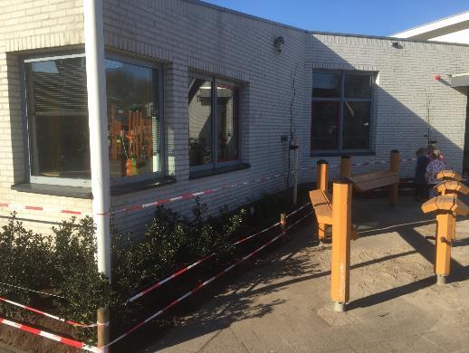 Gevonden en verloren voorwerpen Mochten er nog ouders, kinderen, verzorgers zijn die wat kwijt zijn geraakt op school of in de gymzaal, dan is het de moeite waard om even in de hal aan de