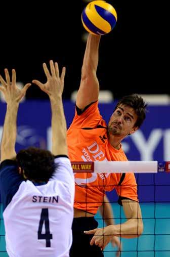 Deze trainingen zijn al dan niet gekoppeld aan het groeiend aantal volleybalscholen zoals PrimaDonna Huizen of bij Peelpush in Meijel.