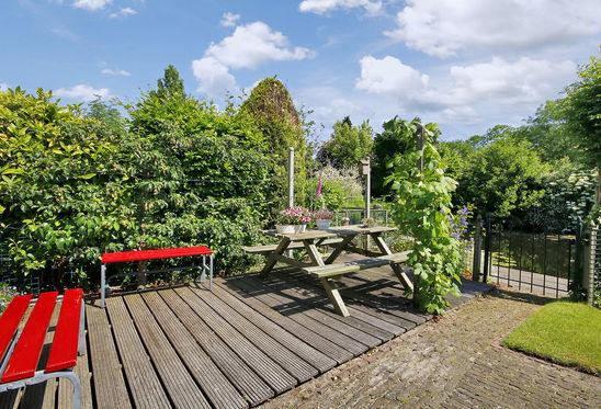 De tuin is erg diep en biedt meerdere