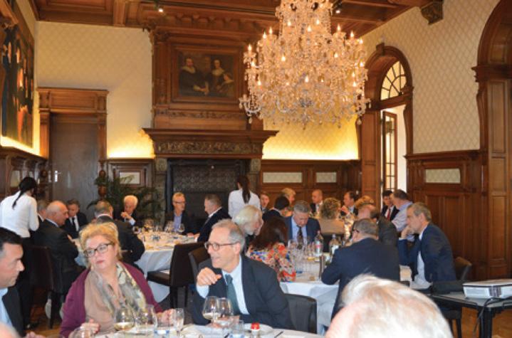 BUSINESSCLUB BUSINESS CREËREN IN KASTEEL TIVOLI Kasteel Tivoli is een ontmoetingsplaats voor heel wat bedrijfsleiders en kaderleden.