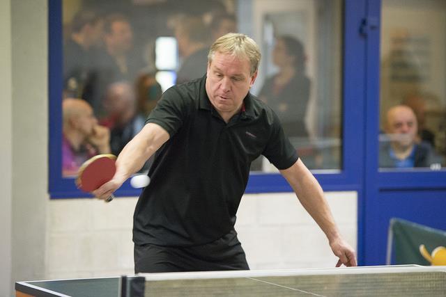 Heren D: Poule A Ere wie ere toekomt. Guido De Moor (D6, Sint- Niklase) wint zijn poule en een set in de finale tegen een beresterke Dieter Schelstraete (D2, Sleidinge).