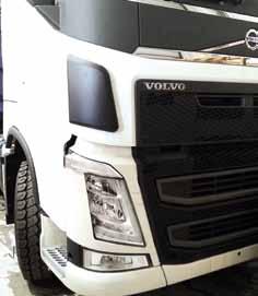 NU OOK VOOR VOLVO FM/FMX VRKRIJGBAAR PUBLICITAIR FRONTPLAAT VOLVO FH/FM/FMX, VRSI 4 UV-bestendige en overschilderbare frontplaat, standaard