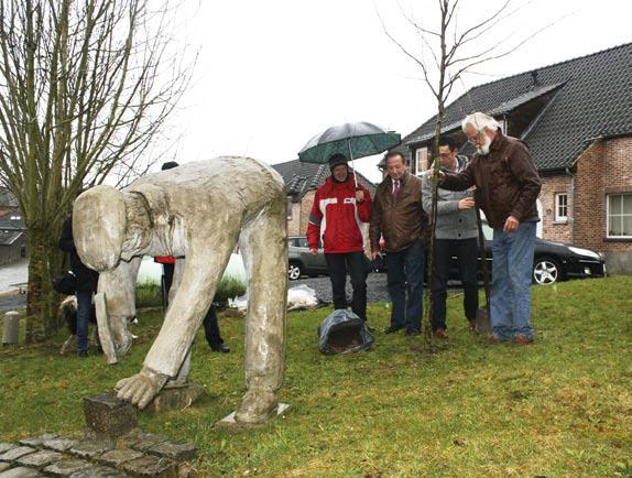 MEANDER K A S S E I E N 20 J A A R G E K L A S S E E R D MOW viert 40 jarig bestaan te Zegelsem Robin Vanheuverswyn Zondag 29 maart 2015 vierde Milieufront Omer Wattez niet alleen haar 40-jarig