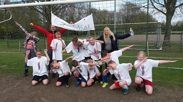 Groep 2 ging onder andere elkaars bouwwerk nabouwen zonder het te zien dus je moest het stap voor stap omschrijven, dan komen er veel rekenbegrippen aan de