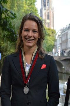 Terug in de tijd met... Commissaris Hockey Claire Oosterwaal Vroegah, toen de euro nog een gulden was en de zomer langer dan een week duurde, was alles een stuk mooier.