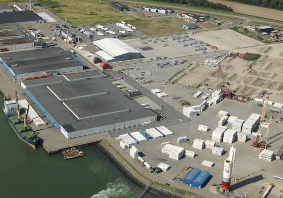 BOW Terminal haalt grote Britse order binnen BOW Terminal uit Vlissingen verzorgt in opdracht van ScottishPower Renewables de open overslag van 102 fundaties en 306 ankerpalen voor de bouw van het
