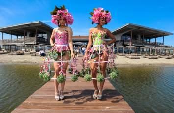 Het gebied in en rond de beachclub is door de gemeente Ouddorp als officiële trouwlocatie aangewezen waardoor Werelds aan het Strand een echte allesinéén locatie is.