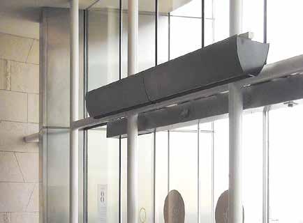 R Luchtgordijnen Portier Designluchtgordijn voor ingangen Aanbevolen installatiehoogte 2,5 m Portier is een exclusief luchtgordijn, uitgevoerd in geborsteld roestvrij staal ontworpen voor
