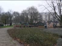 Vanuit het park kan niet met de fiets of te voet over de rondweg naar het nabijgelegen Noorderpark worden overgestoken.